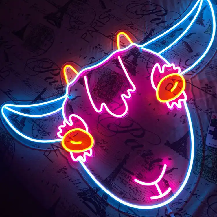 Неоновая вывеска кафе