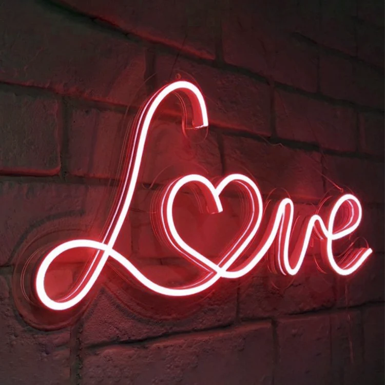 Неоновая вывеска любовь